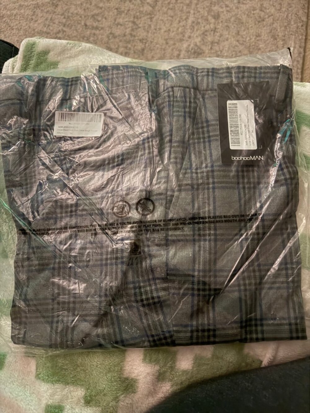 NWT boohooMAN Grey Check Chain Detail Smart Trousers 34L